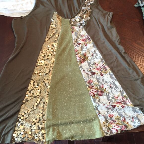 Buckle Boutique  Tank Top - Picture 3 of 4